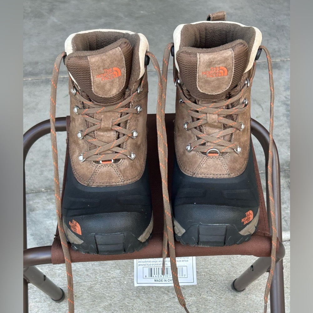 The North Face 200 gram Heatseeker insulated Men's snow or hiking boots - Picture 3 of 9